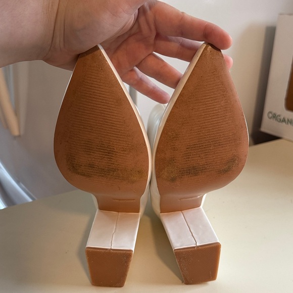 Boohoo White Pointed Toe Block Heel Ankle Boots - Picture 7 of 11